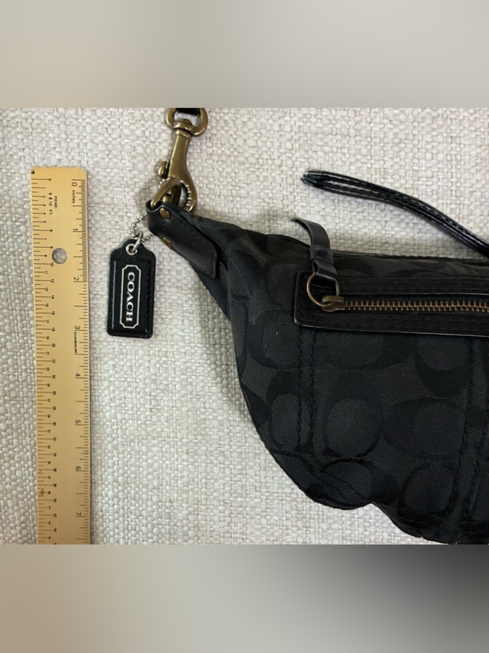 Coach BlackEUC Signature Swing
Crossbody Bag 10840 Y2K - Picture 14 of 15